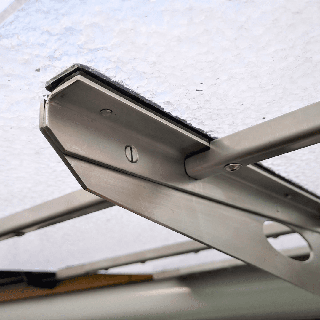 Vordach aus Plexiglas selber bauen
