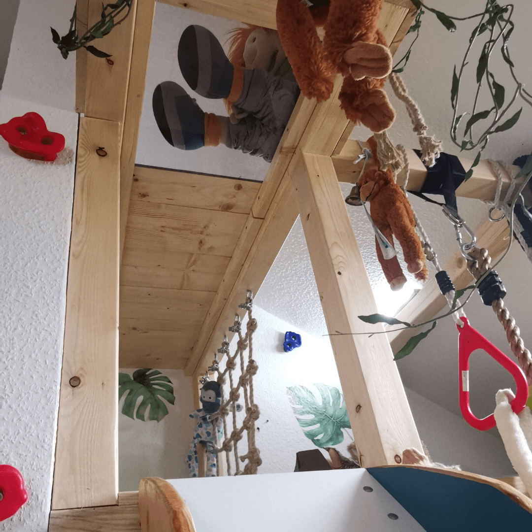 Hochbett mit Spielbett selber bauen