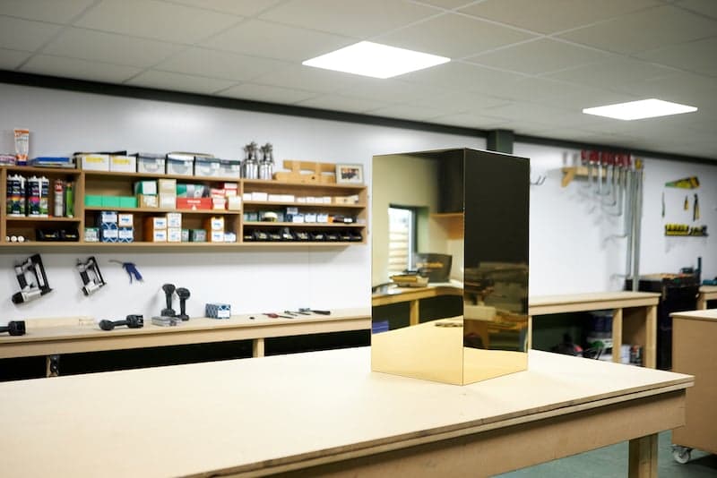 IKEA Hack Podest selber bauen Ergebnis auf der Werkbank