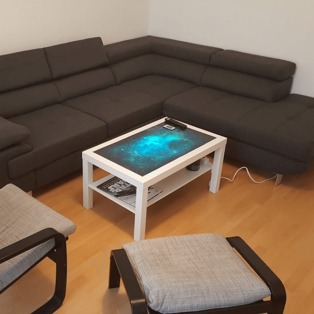 Beleuchteter IKEA Tisch
