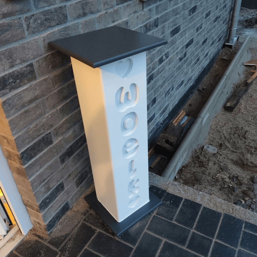 LED-Namenssäule mit Acrylglas bauen