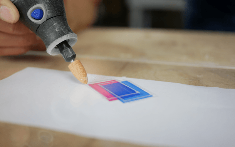 Namensschild selber machen PLEXIGLAS® gravieren