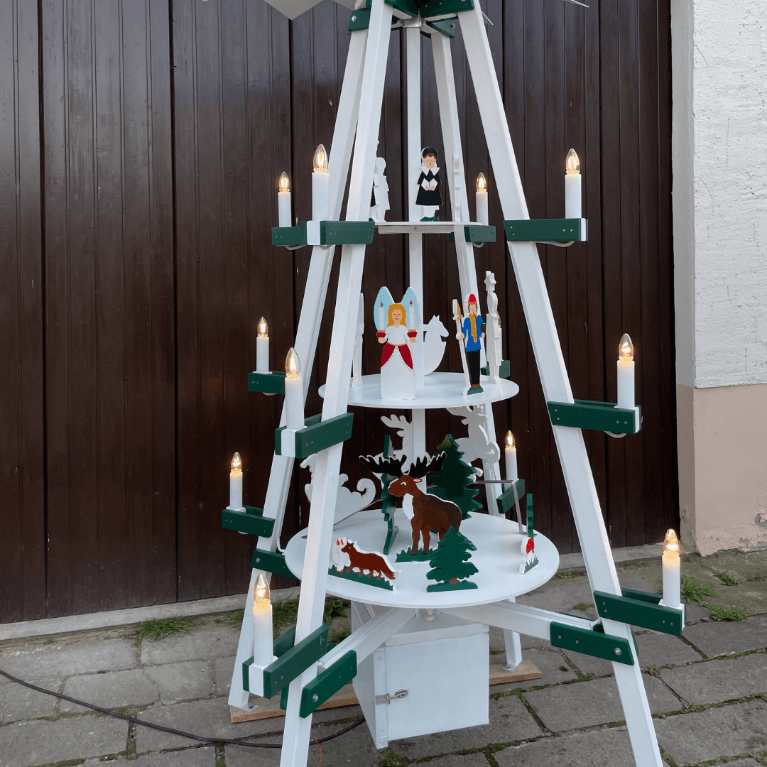 Pyramide für die Weihnachtsdeko