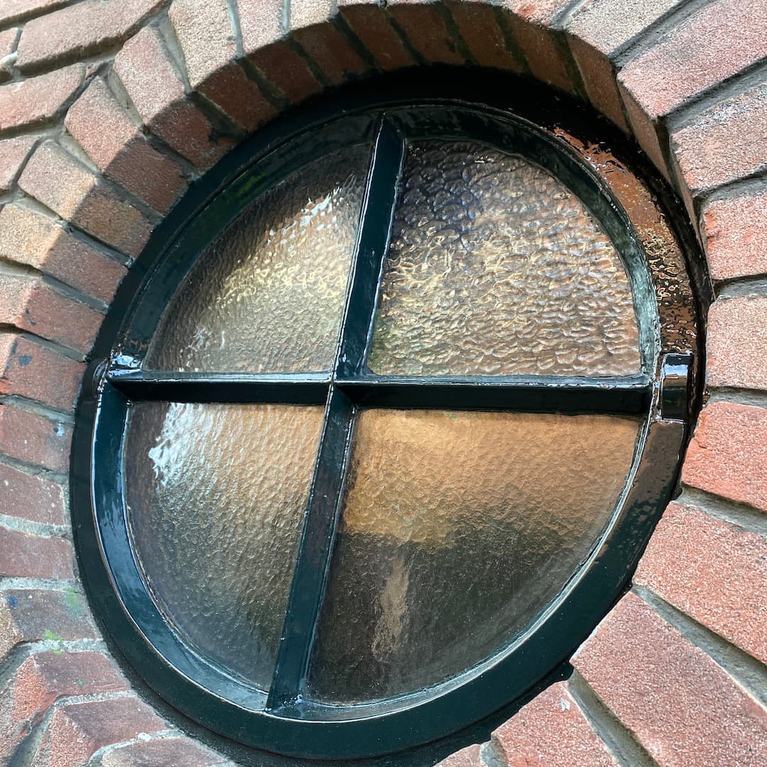 Rundes Vorsatzfenster aus Acrylglas