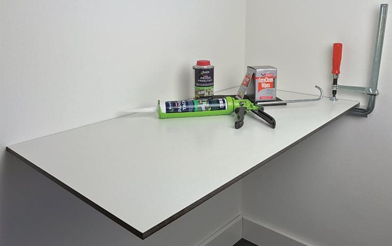 Schreibtisch selber bauen von HPL Tischplatte machen