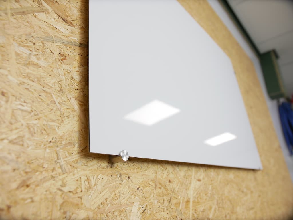 Schwebenden Whiteboard selber bauen mit Klemmhalter