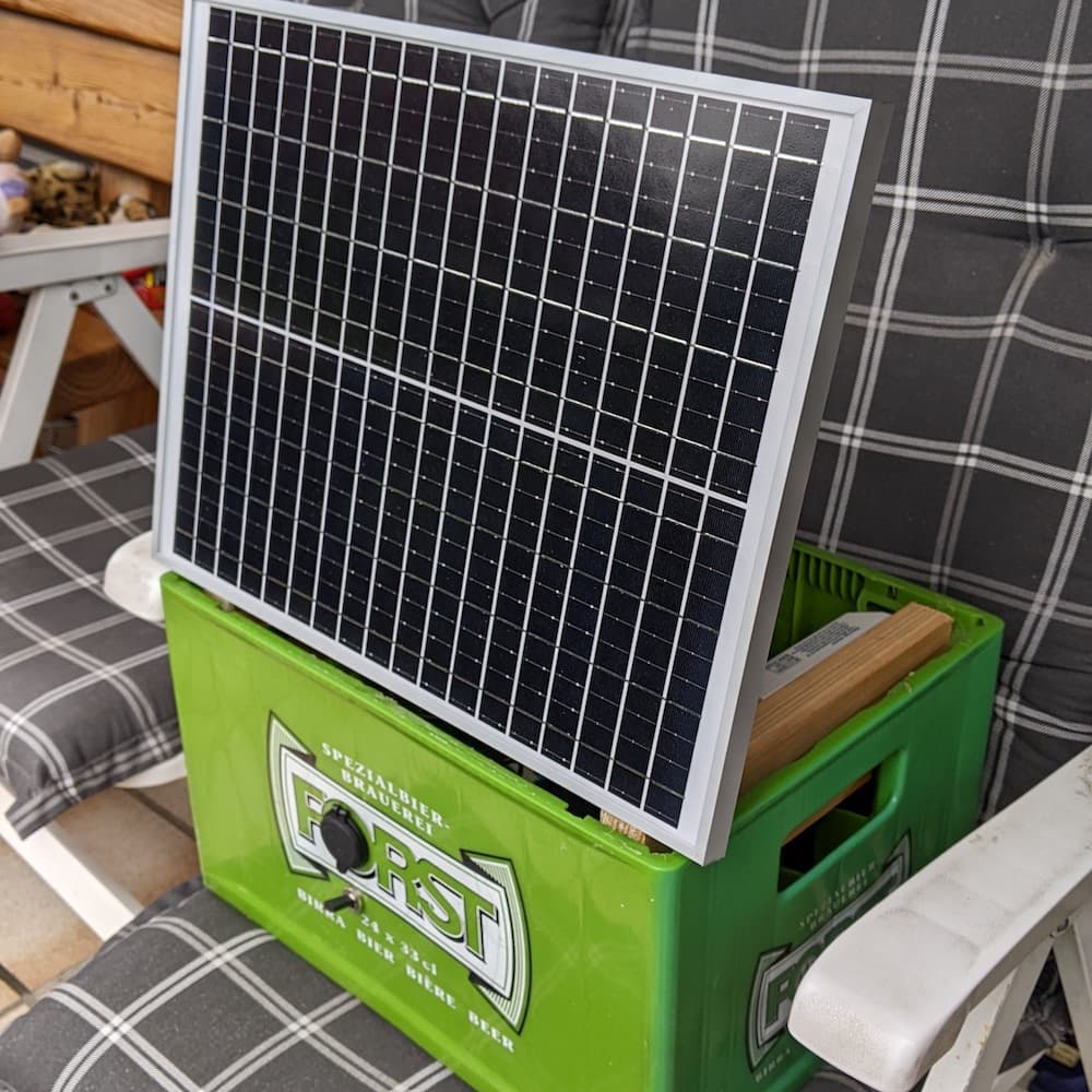 Solarstation aus Bierkiste