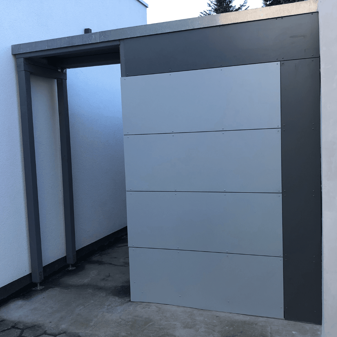 Stauraum mit Verkleidung aus HPL Platten