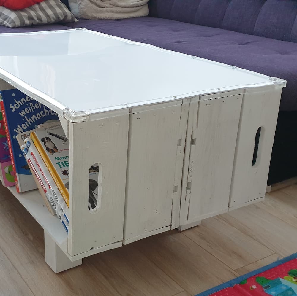 Tischplatte aus PLEXIGLAS® Kundenprojekt