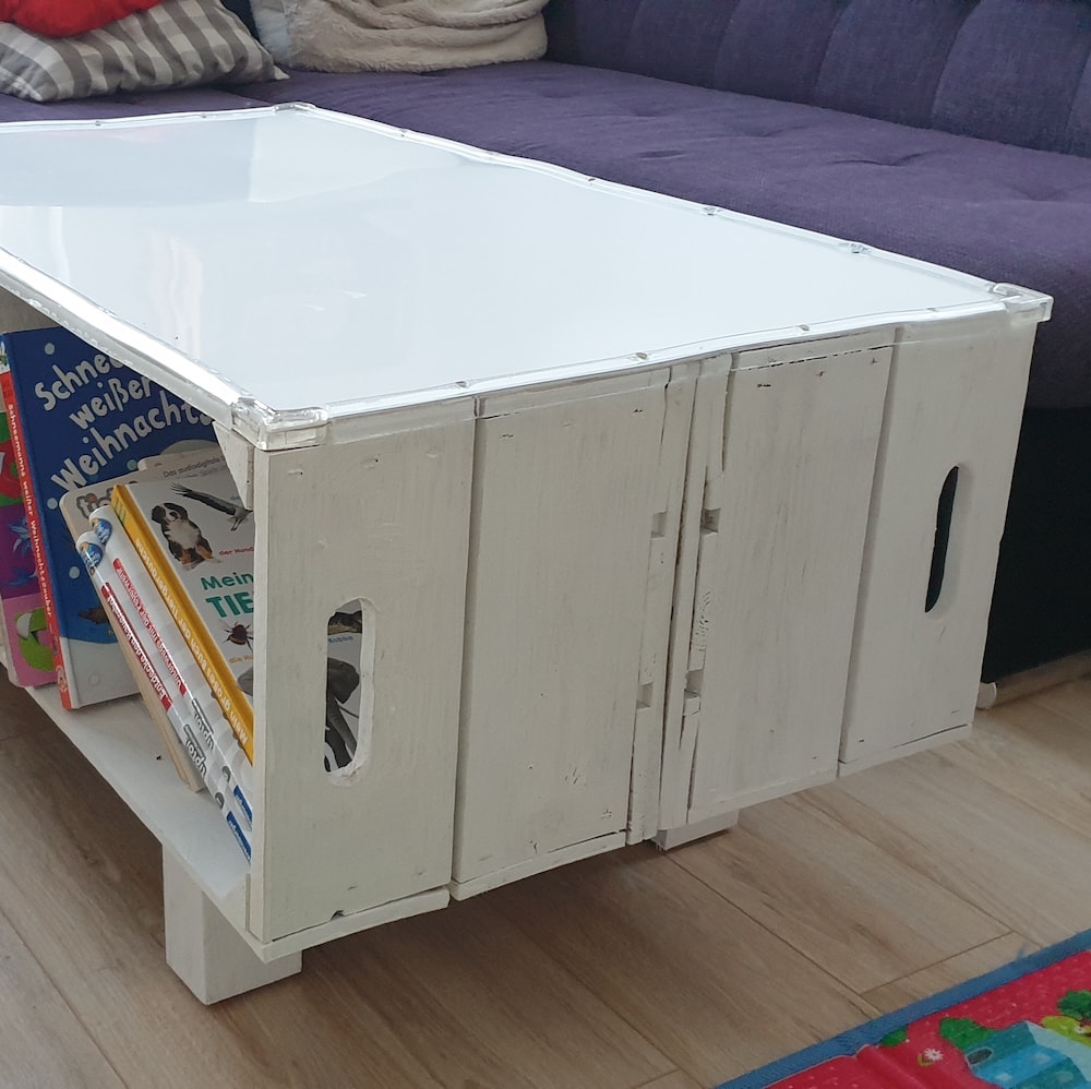 Tischplatte aus PLEXIGLAS® Kundenprojekt
