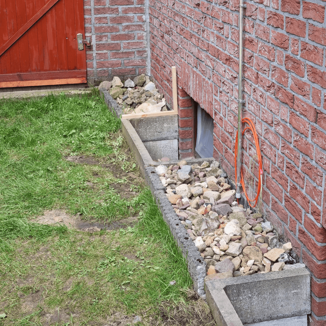 Kellerfenster Abdeckung als Regenschutz