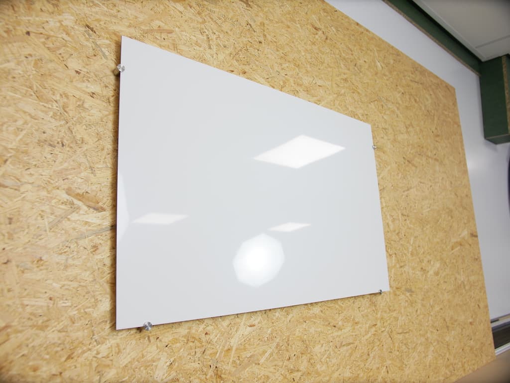 Whiteboard selber bauen aus Kunststoff