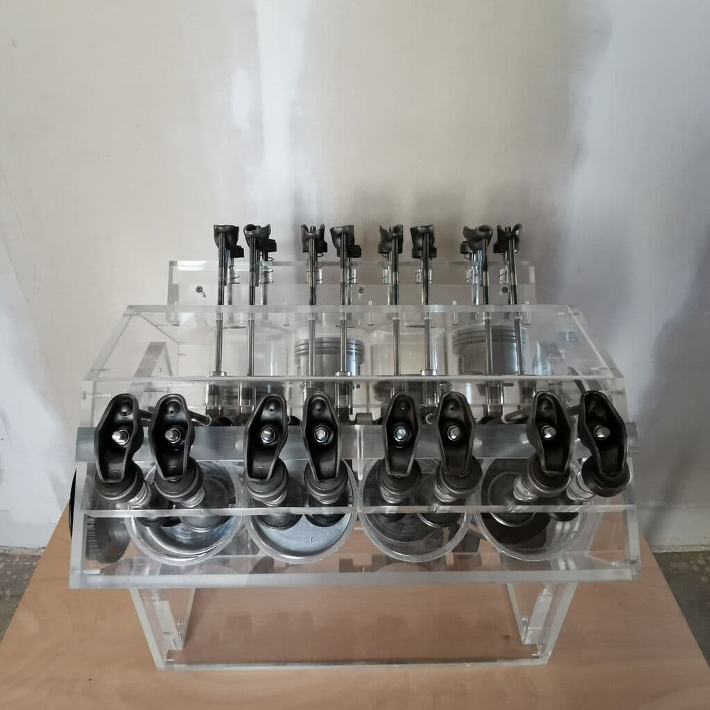 chevrolet-v8-motor-aus-acrylglas01