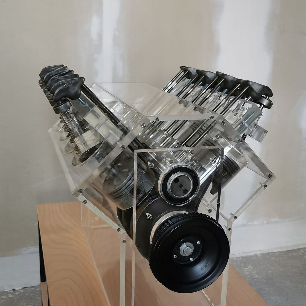chevrolet-v8-motor-aus-acrylglas03