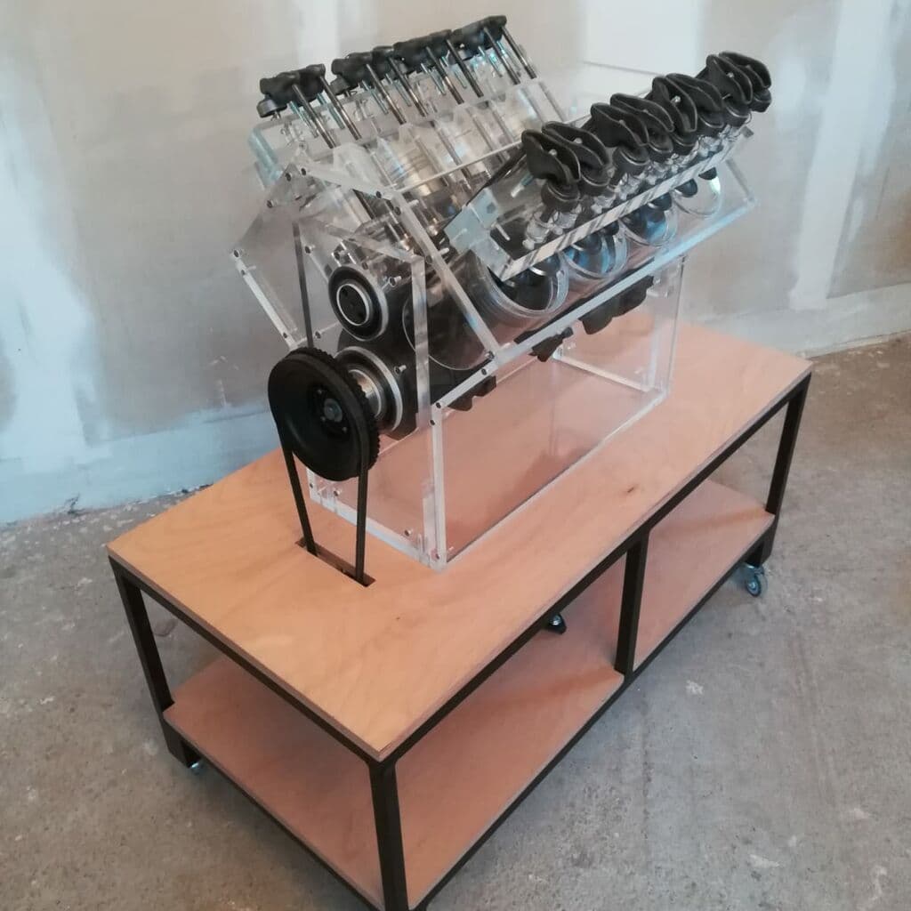 chevrolet-v8-motor-aus-acrylglas05