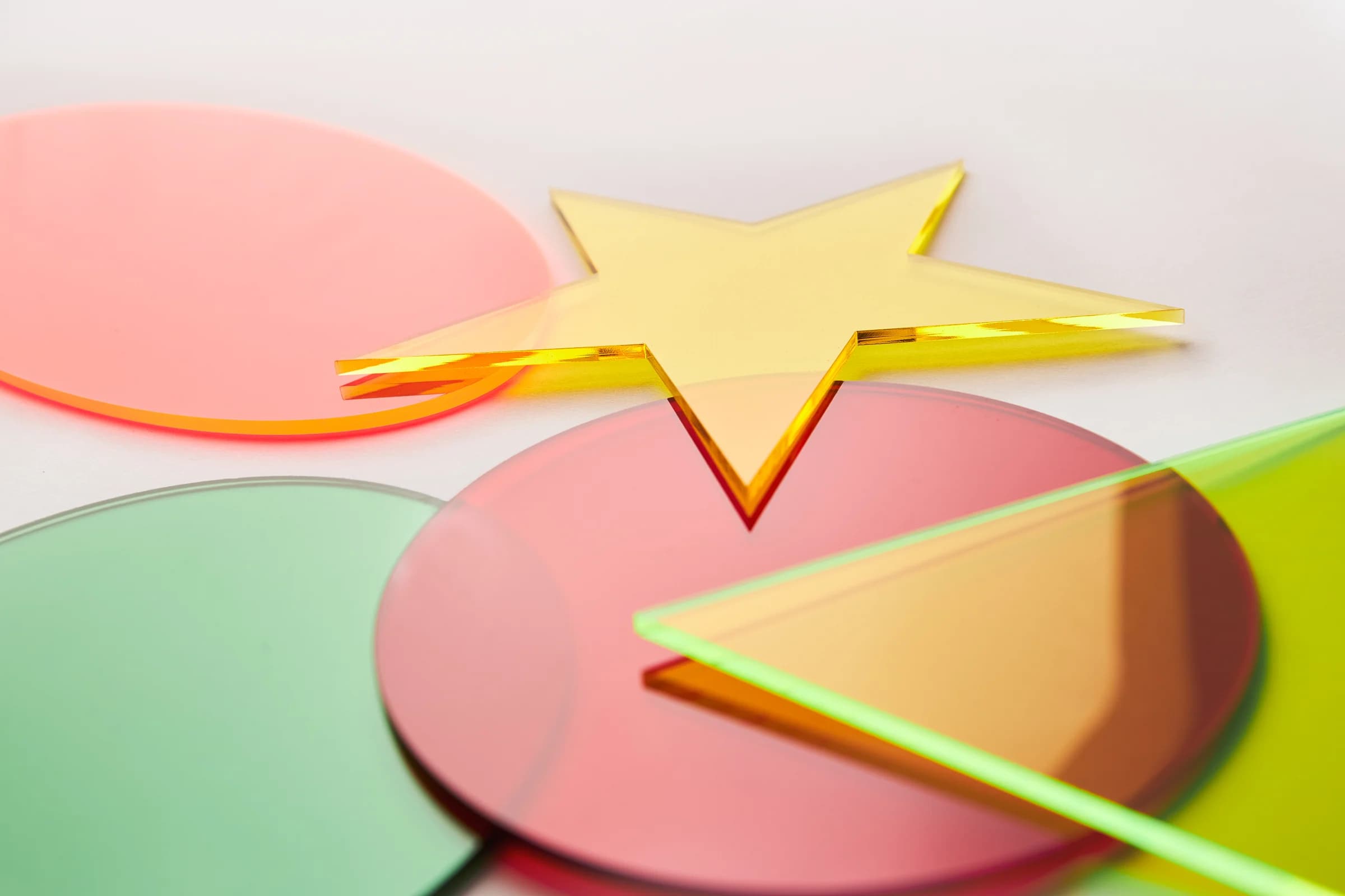 Unterschied zwischen Gewächshaus aus Polycarbonat und Glas