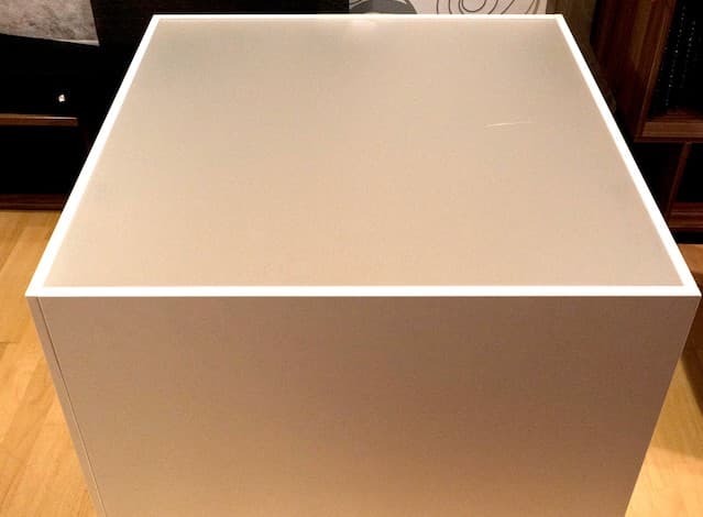 Beleuchteter Würfel aus Acrylglas 2 3