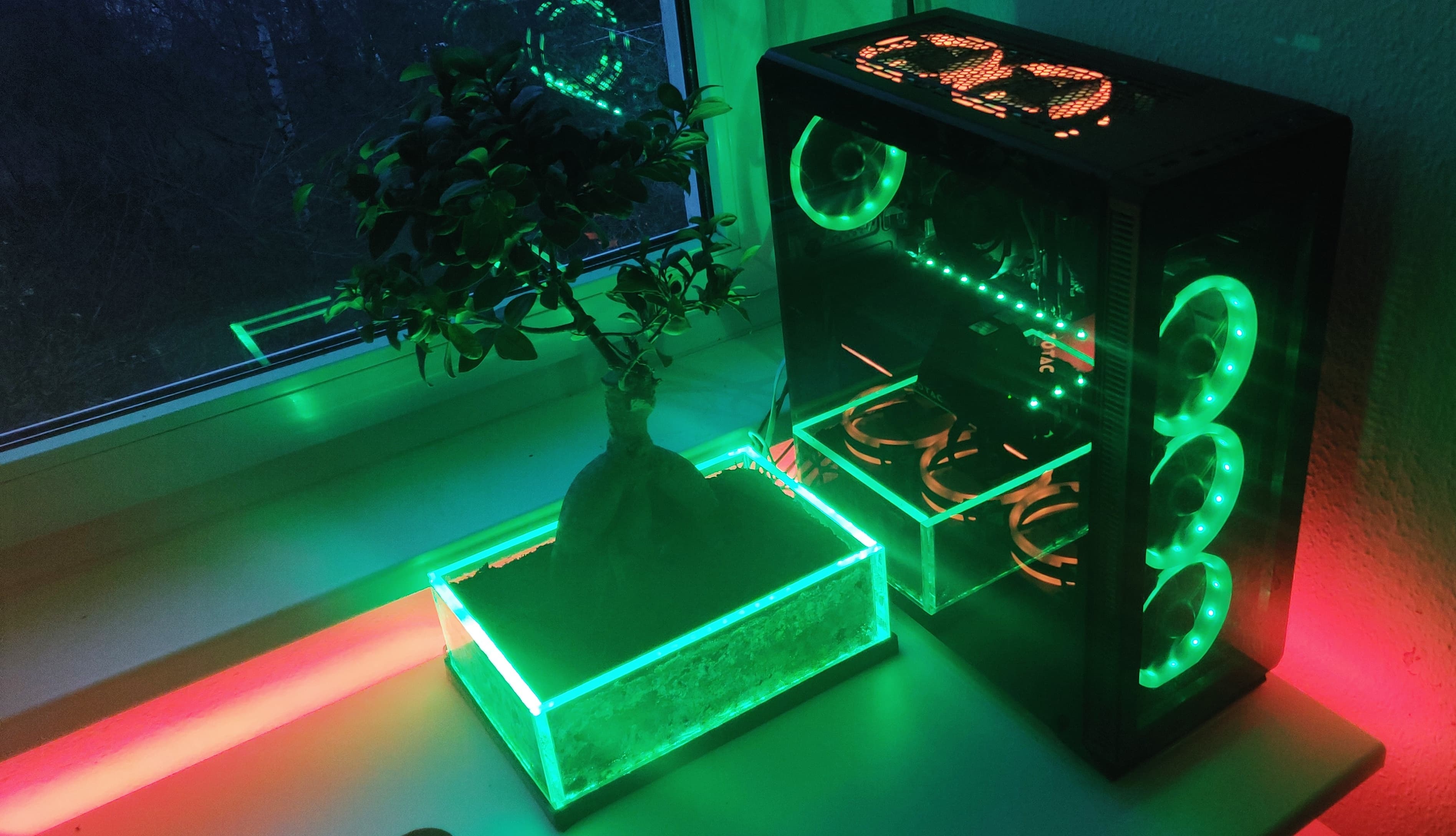 Blumentopf aus Acrylglas mit LED-Streifen