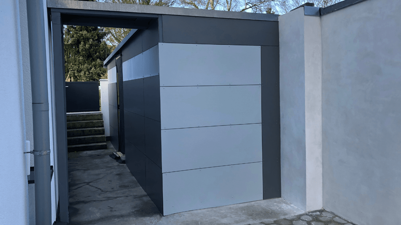 Stauraum mit Verkleidung aus HPL Platten
