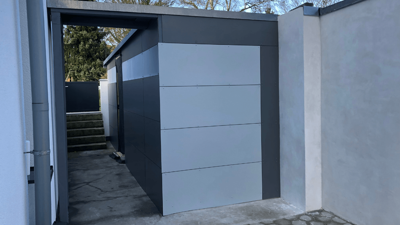 Stauraum mit Verkleidung aus HPL Platten
