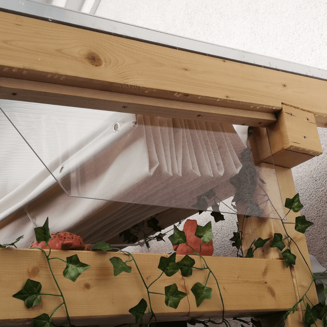 selbstgebaute Gartenlaube