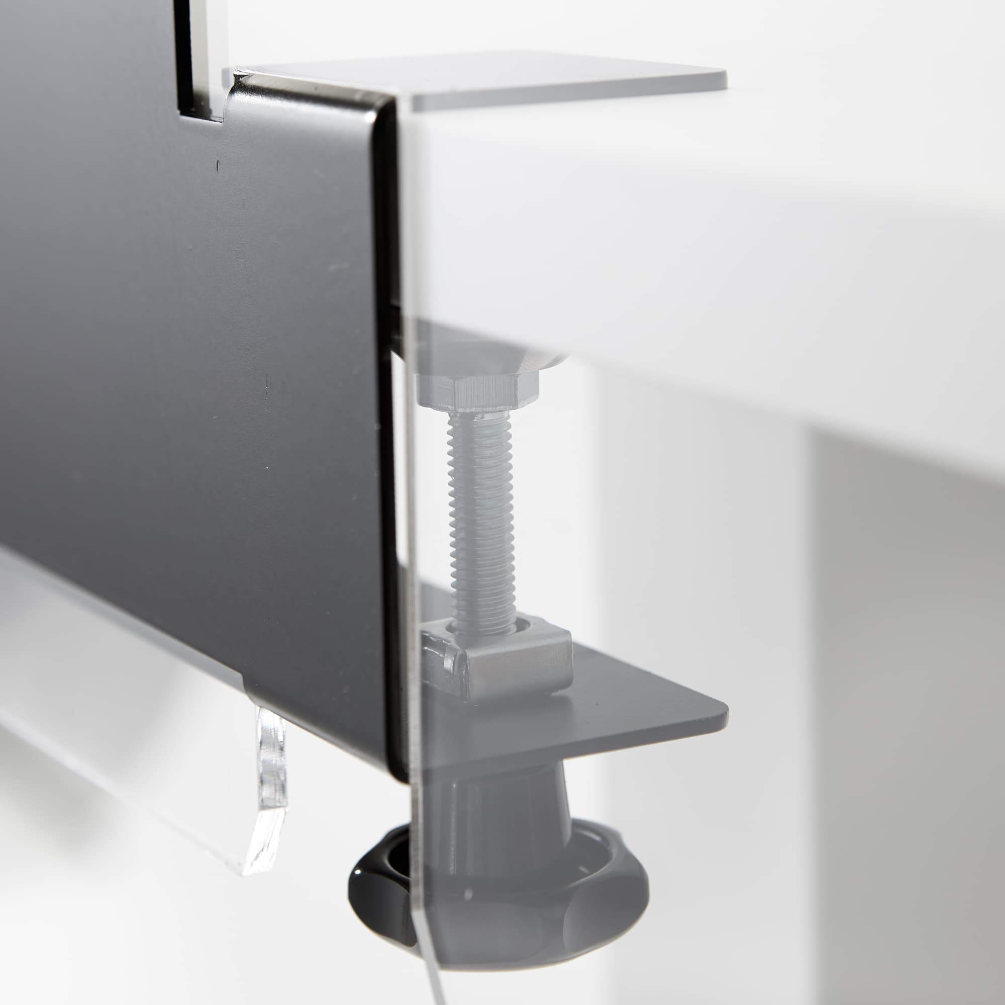 Stahlhalterung mit Klemmsystem fuer plexiglas