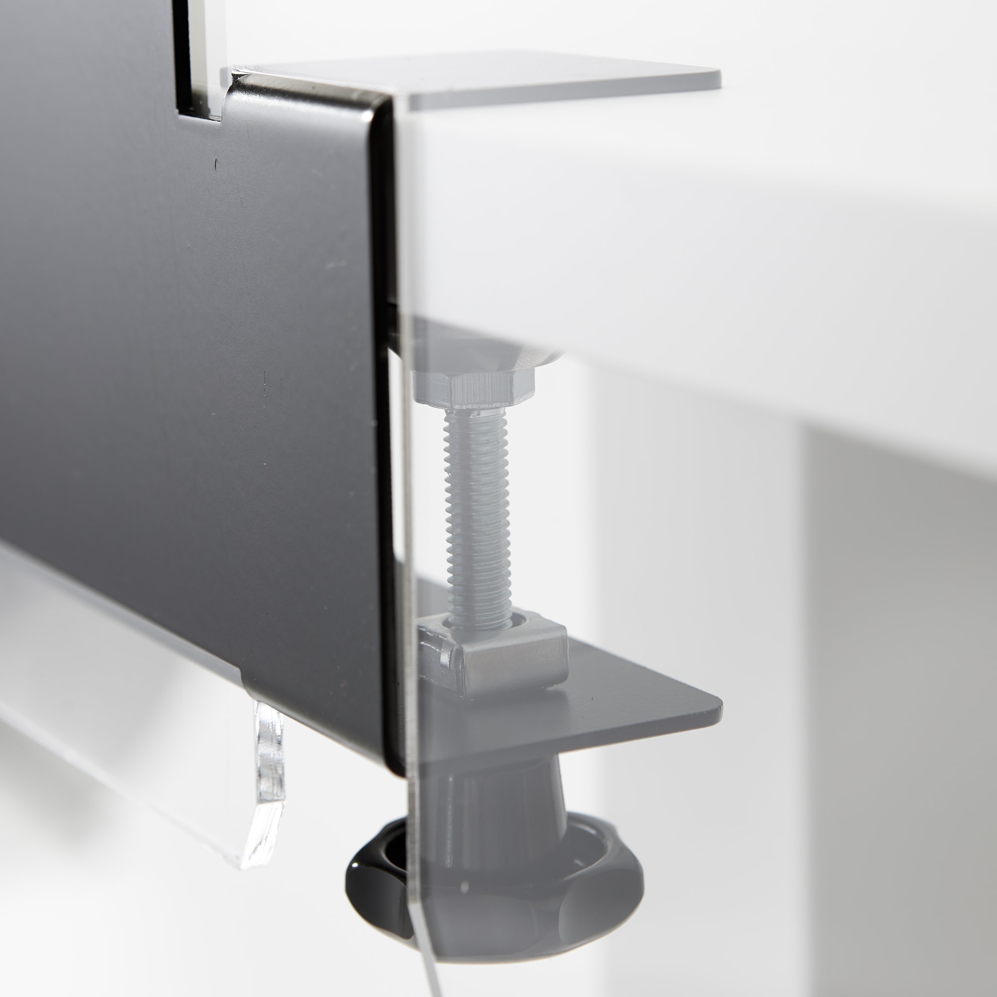 Stahlhalterung mit Klemmsystem fuer plexiglas